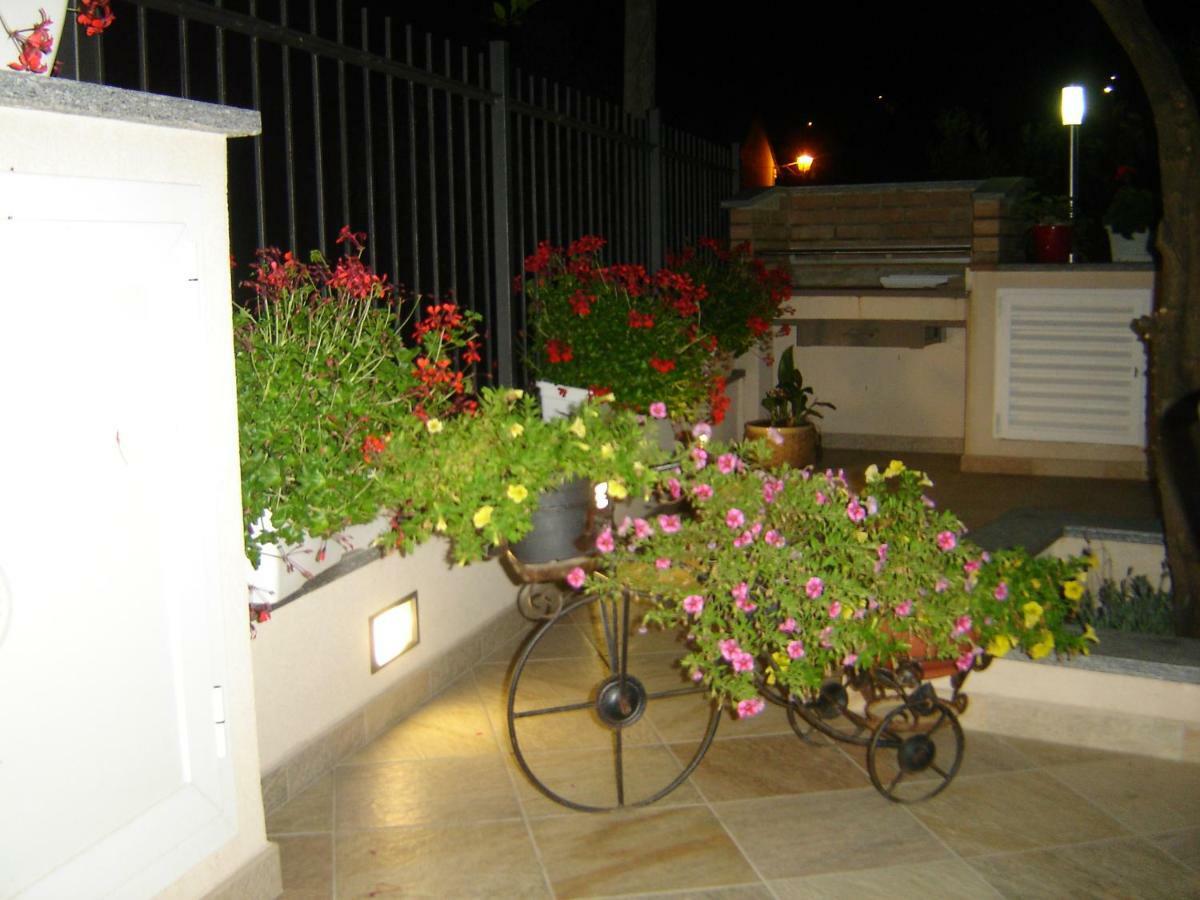 נולי La Dolce Vita B&B מראה חיצוני תמונה
