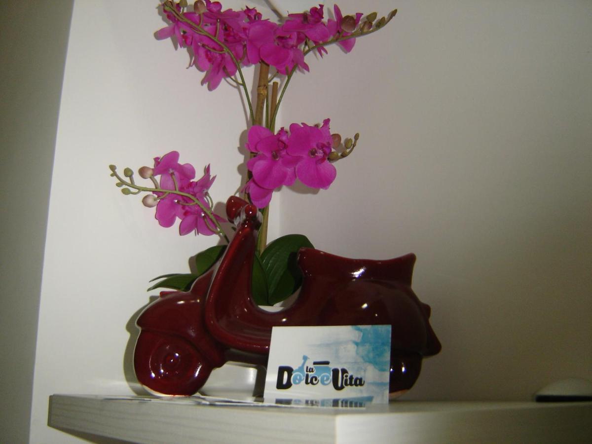 נולי La Dolce Vita B&B מראה חיצוני תמונה